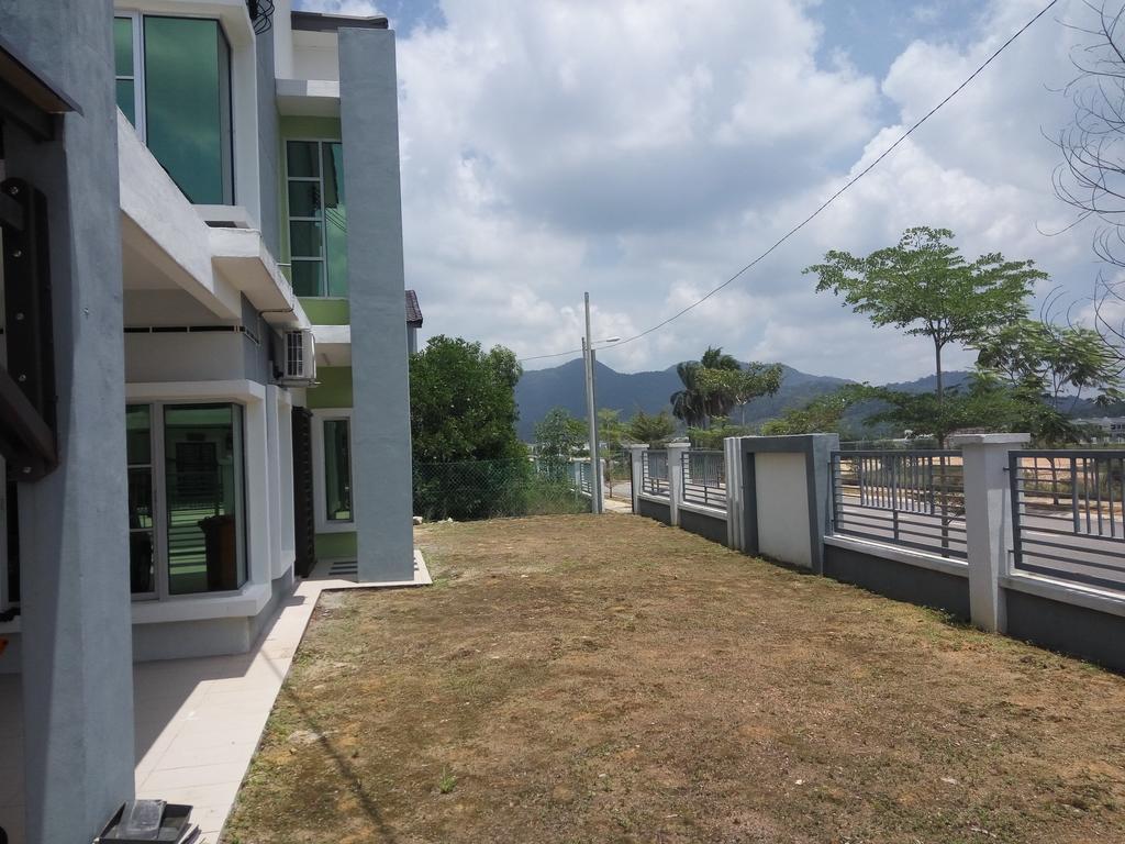 ImpianaCasa Kluang Homestay Luaran gambar