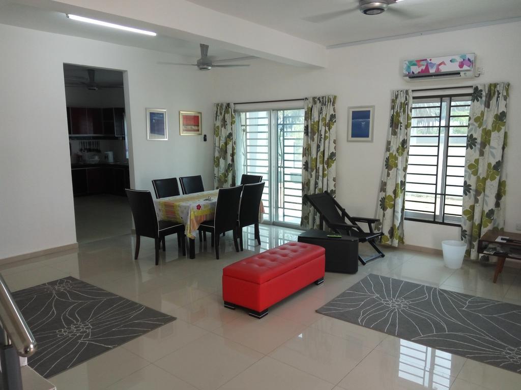 ImpianaCasa Kluang Homestay Luaran gambar
