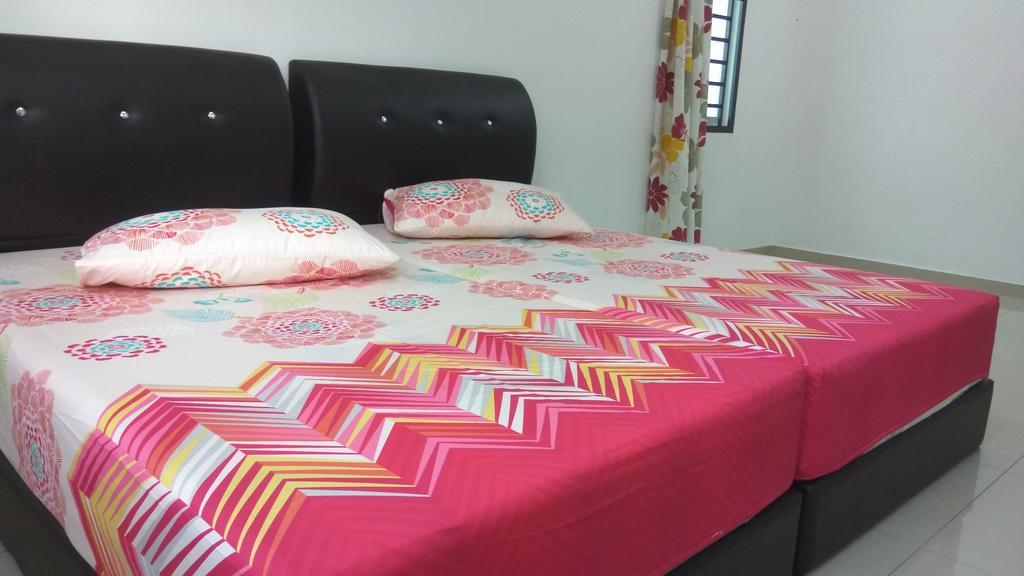 ImpianaCasa Kluang Homestay Luaran gambar