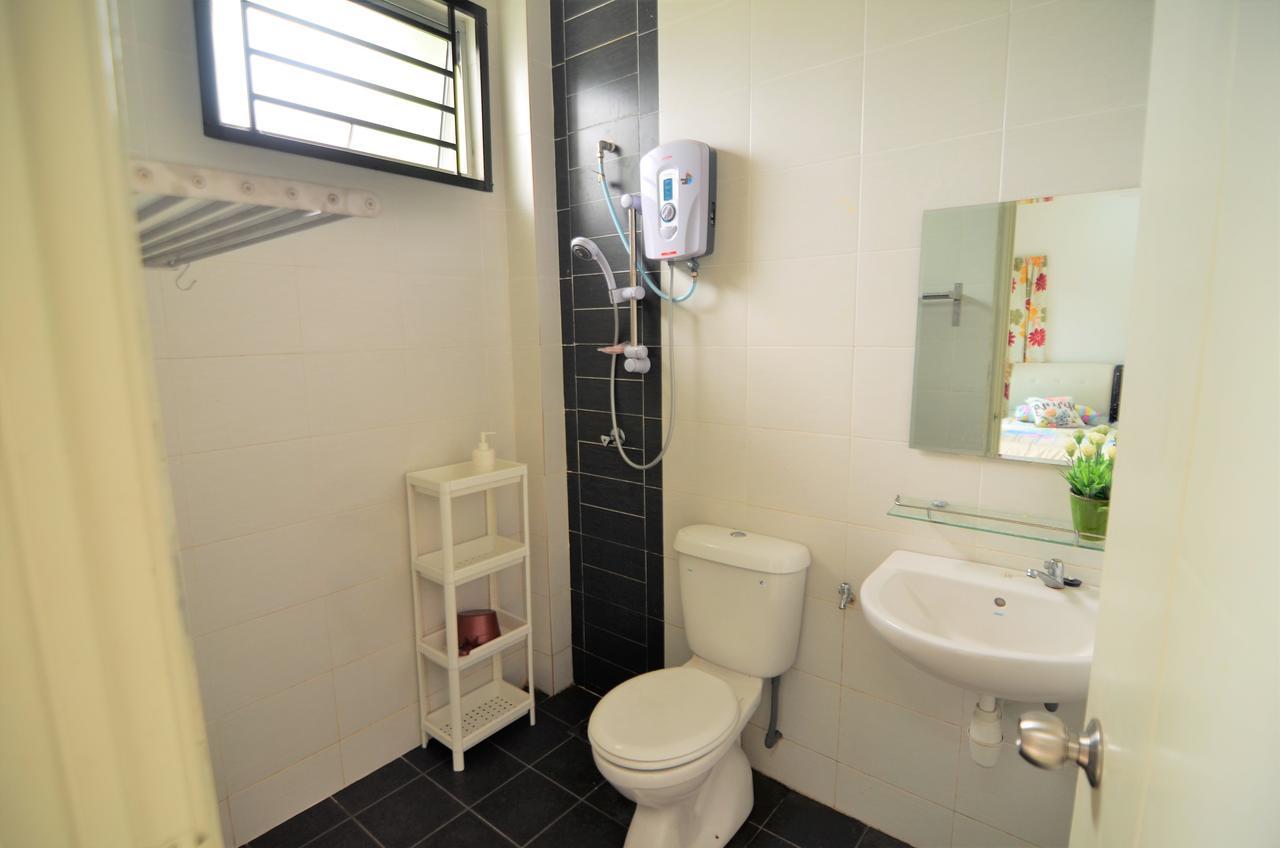 ImpianaCasa Kluang Homestay Luaran gambar