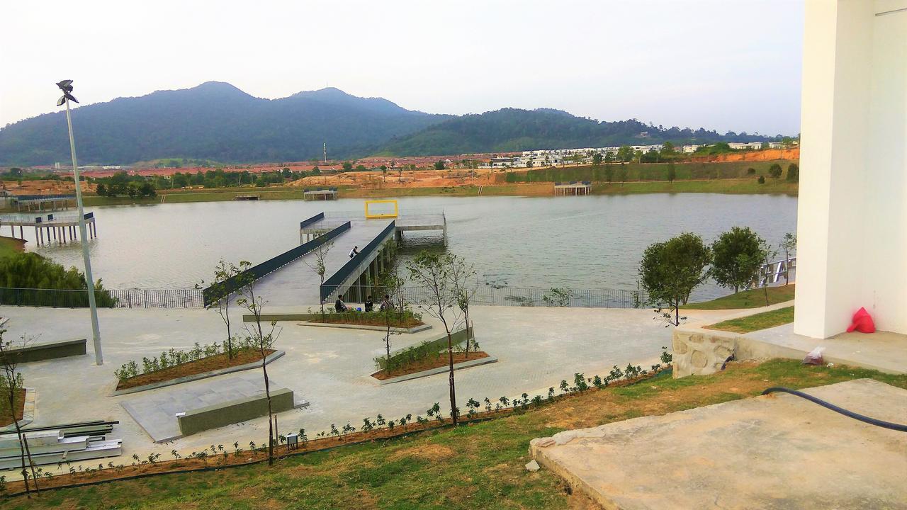 ImpianaCasa Kluang Homestay Luaran gambar