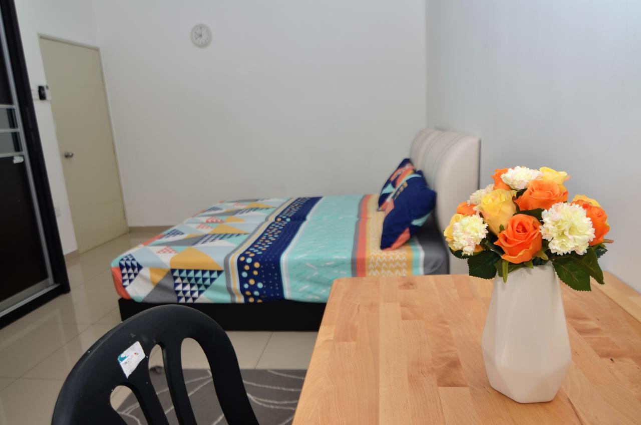 ImpianaCasa Kluang Homestay Luaran gambar