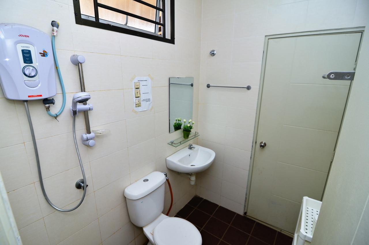 ImpianaCasa Kluang Homestay Luaran gambar