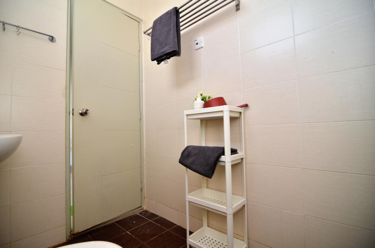 ImpianaCasa Kluang Homestay Luaran gambar