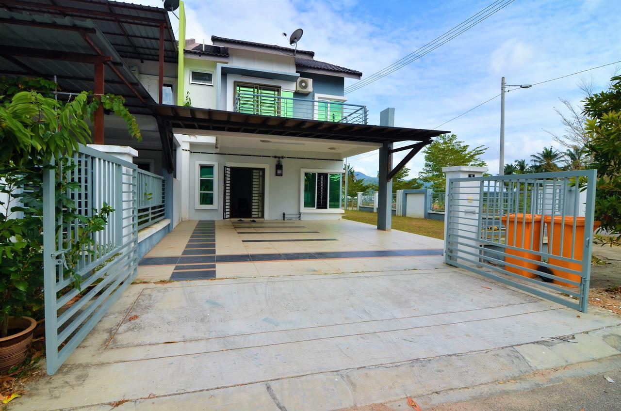 ImpianaCasa Kluang Homestay Luaran gambar