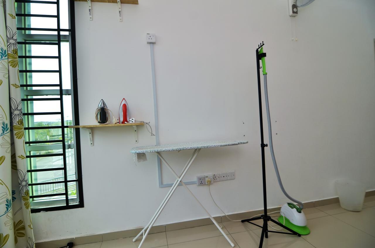 ImpianaCasa Kluang Homestay Luaran gambar
