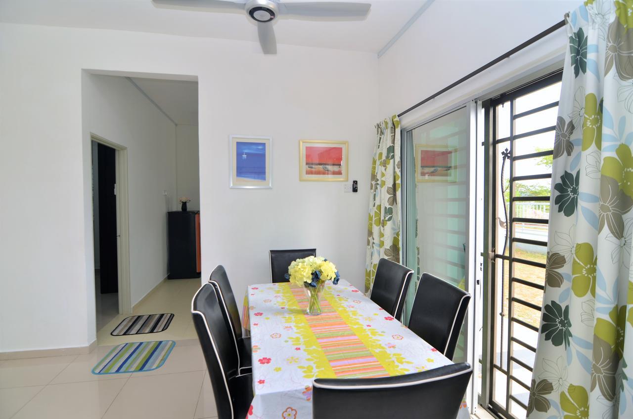 ImpianaCasa Kluang Homestay Luaran gambar
