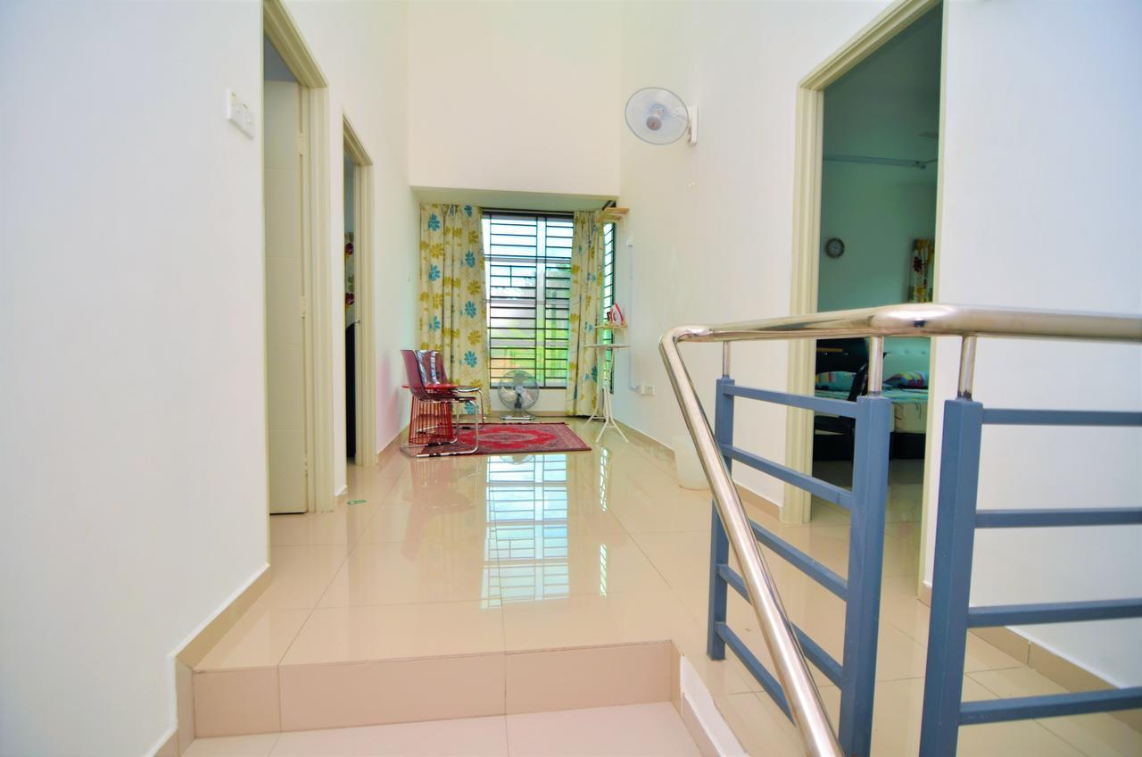 ImpianaCasa Kluang Homestay Luaran gambar